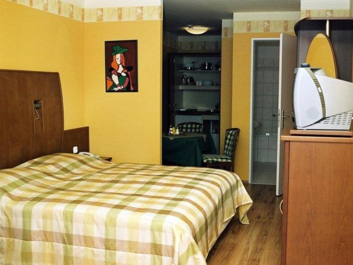 Sunset Motel Сомбатхей Номер фото